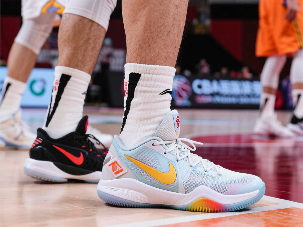 年连续两届 年连续两届